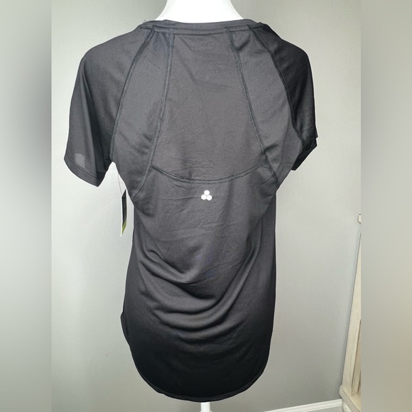 Women's Tek Gear® Performance Core Crewneck Tee Size Medium - Picture 8 of 11